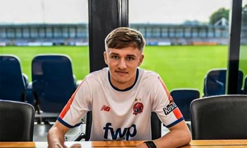 Jack signs professional contract with AFC Fylde